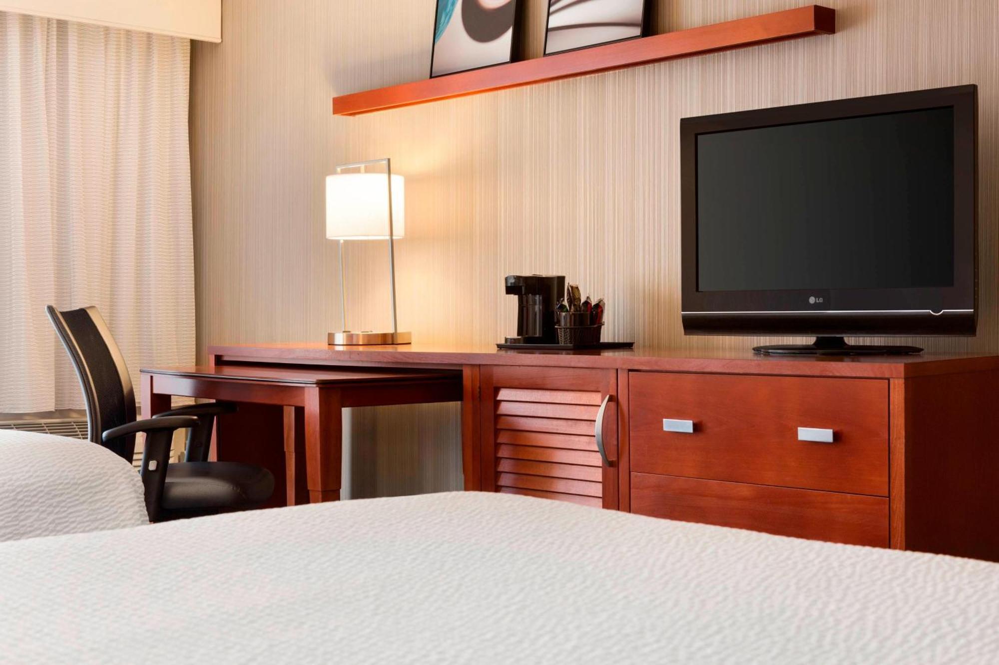 Courtyard By Marriott Champaign Hotel Kültér fotó